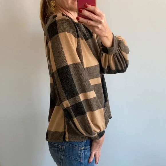 Black & Tan Plaid Puff Sleeve Top - Picture 4 of 7